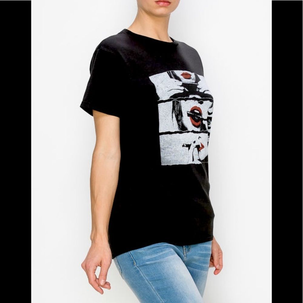 BLUNT ROLL RED LIPS T-SHIRT - Picture 4 of 5